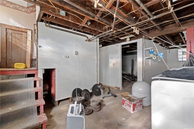 13 Charles St, Dravosburg, PA 15034