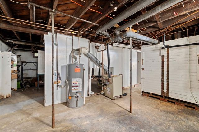 13 Charles St, Dravosburg, PA 15034