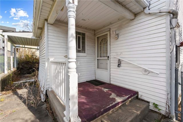 13 Charles St, Dravosburg, PA 15034