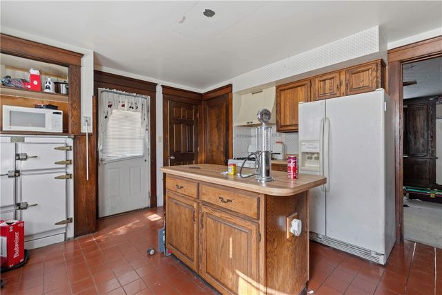 13 Charles St, Dravosburg, PA 15034