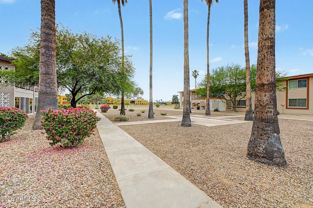 10862 N Fairway Court E, Sun City, AZ 85351
