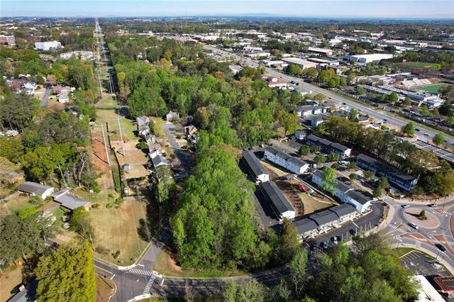 600 Creek Water Trail, Marietta, GA 30060