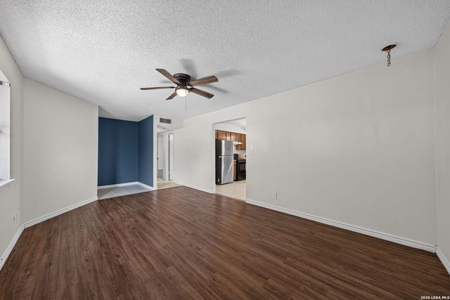 306 Meadow Dr, Marion, TX 78124