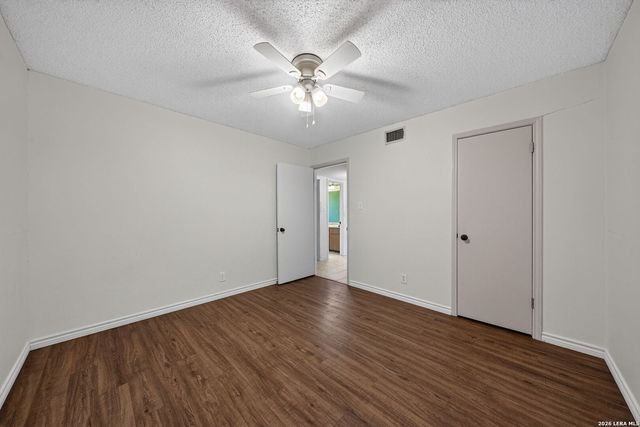 306 Meadow Dr, Marion, TX 78124