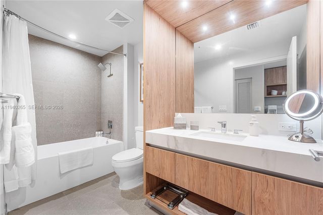 11 NE 6th Street 1702, Miami, FL 33132