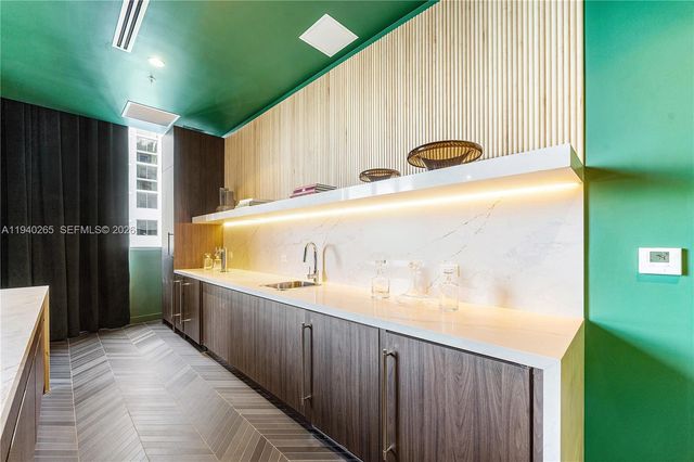 11 NE 6th Street 1702, Miami, FL 33132