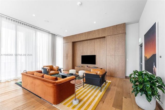 11 NE 6th Street 1702, Miami, FL 33132