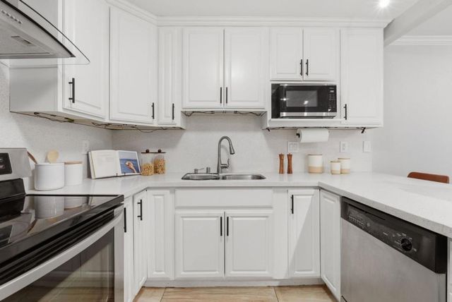 633 Baden Avenue C, South San Francisco, CA 94080
