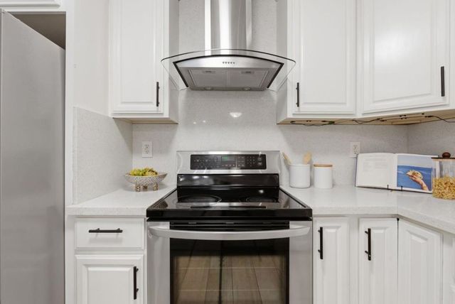 633 Baden Avenue C, South San Francisco, CA 94080