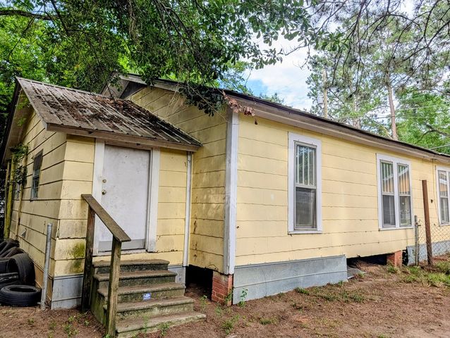 519 Webb Rd, Dothan, AL 36303