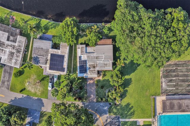 6408 NW 72nd Ave, Tamarac, FL 33321