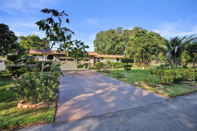 6408 NW 72nd Ave, Tamarac, FL 33321