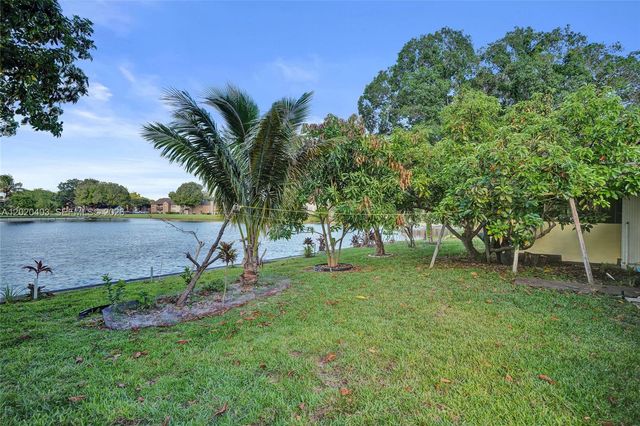 6408 NW 72nd Ave, Tamarac, FL 33321