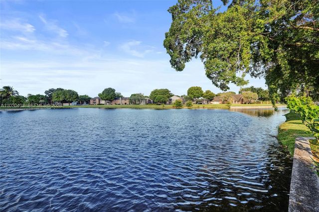 6408 NW 72nd Ave, Tamarac, FL 33321