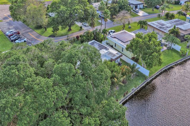 6408 NW 72nd Ave, Tamarac, FL 33321