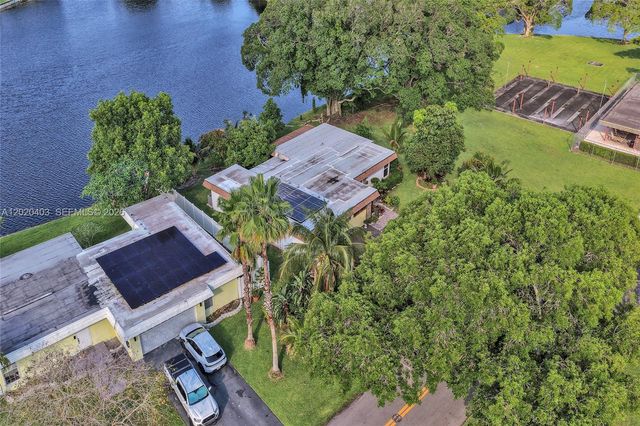 6408 NW 72nd Ave, Tamarac, FL 33321