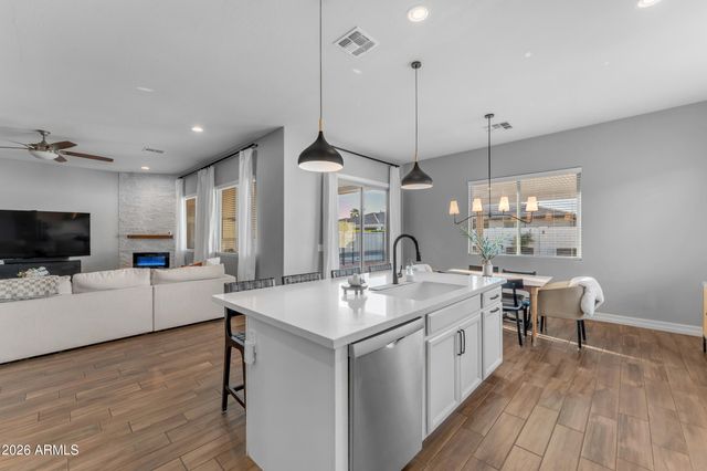 10326 E BERGERON Avenue, Mesa, AZ 85212