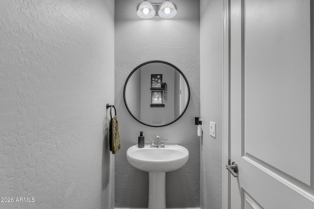 10326 E BERGERON Avenue, Mesa, AZ 85212