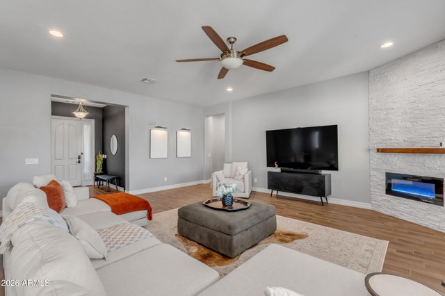 10326 E BERGERON Avenue, Mesa, AZ 85212