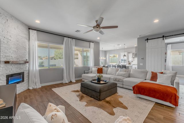 10326 E BERGERON Avenue, Mesa, AZ 85212