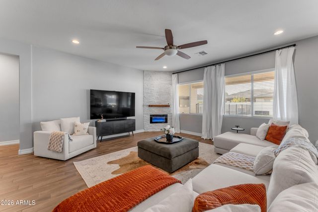 10326 E BERGERON Avenue, Mesa, AZ 85212