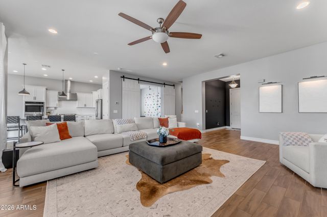 10326 E BERGERON Avenue, Mesa, AZ 85212