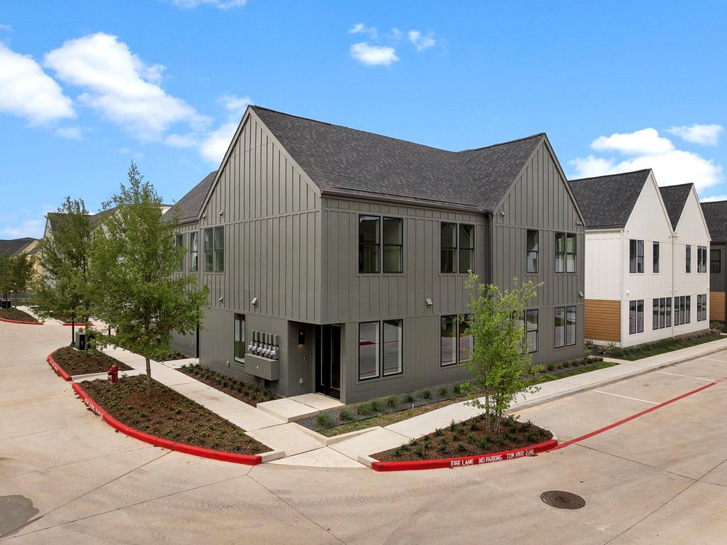 1941 Sawdust Road 224, The Woodlands, TX 77380