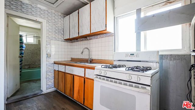 2120 Mozart Street, Los Angeles, CA 90031