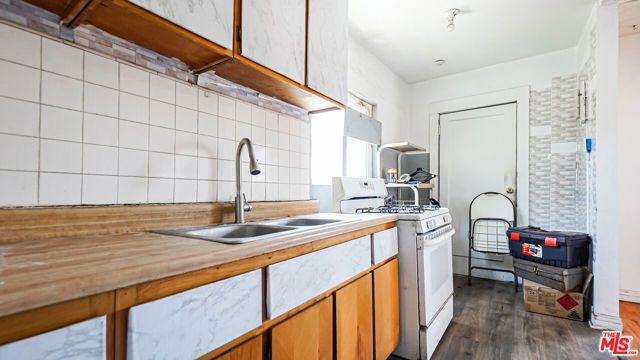 2120 Mozart Street, Los Angeles, CA 90031