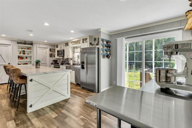 24050 CORTEZ BOULEVARD, Brooksville, FL 34601