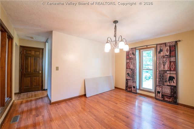 804 Evergreen Circle, Poca, WV 25159