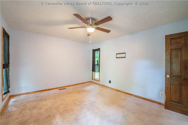 804 Evergreen Circle, Poca, WV 25159