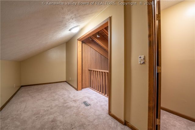 804 Evergreen Circle, Poca, WV 25159