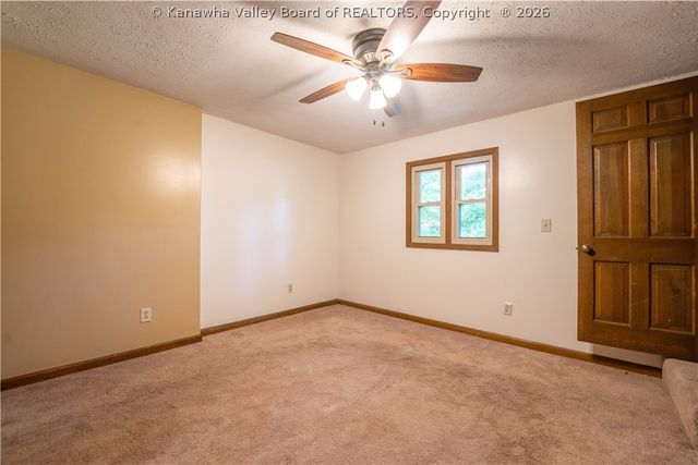804 Evergreen Circle, Poca, WV 25159