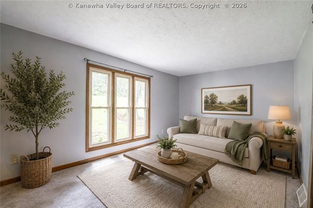 804 Evergreen Circle, Poca, WV 25159