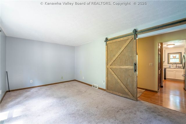 804 Evergreen Circle, Poca, WV 25159