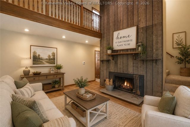 804 Evergreen Circle, Poca, WV 25159
