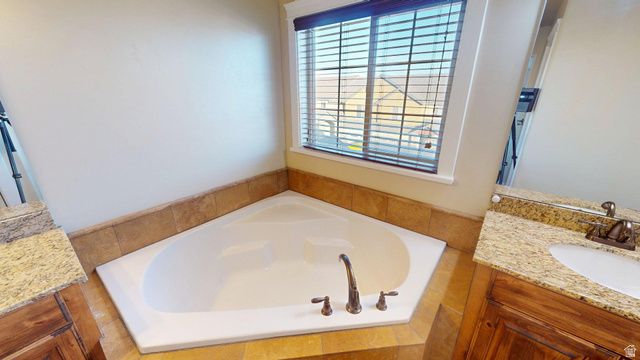 1247 N BAYCREST DR, Saratoga Springs, UT 84045