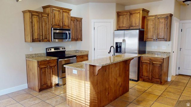 1247 N BAYCREST DR, Saratoga Springs, UT 84045