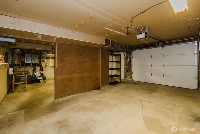 9531 Brandywine Lane SE, Olalla, WA 98359
