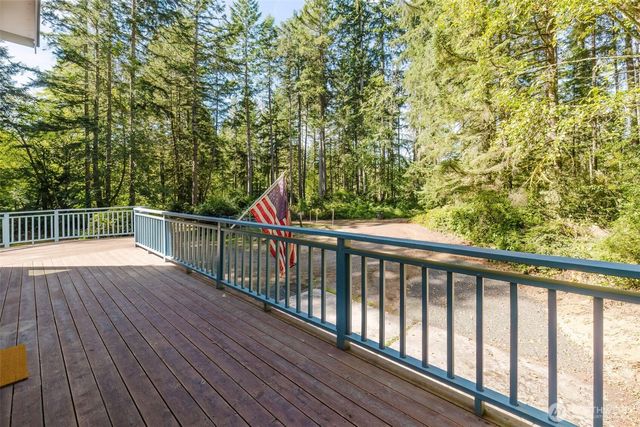 9531 Brandywine Lane SE, Olalla, WA 98359