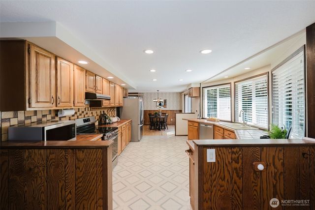 9531 Brandywine Lane SE, Olalla, WA 98359
