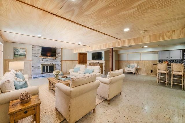 10482 Lake Shore Drive, Conroe, TX 77303