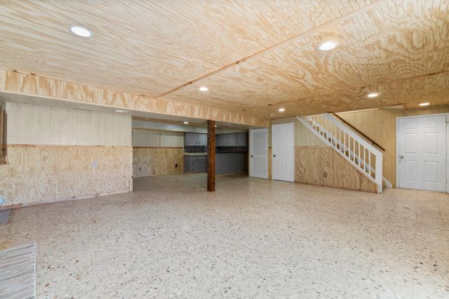 10482 Lake Shore Drive, Conroe, TX 77303