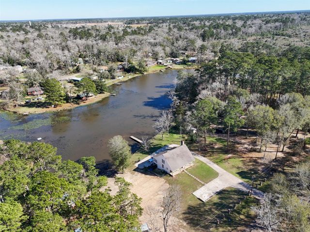 10482 Lake Shore Drive, Conroe, TX 77303