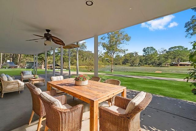 10482 Lake Shore Drive, Conroe, TX 77303