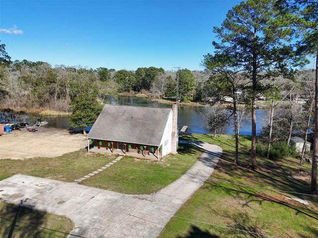 10482 Lake Shore Drive, Conroe, TX 77303