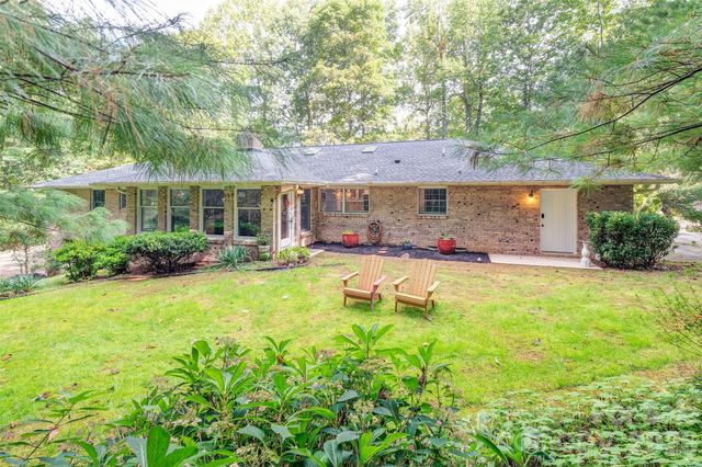 3 Sunningdale Drive, Flat Rock, NC 28731