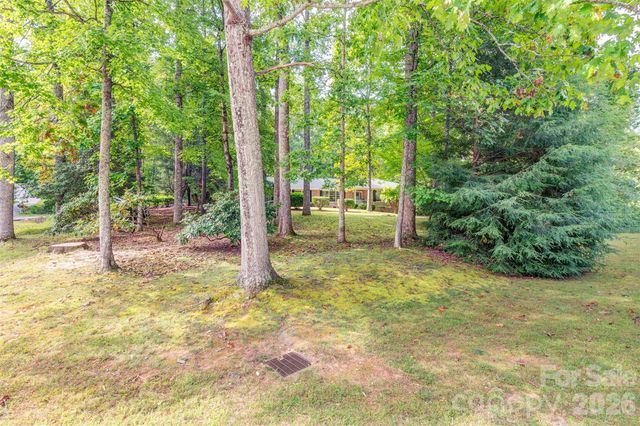 3 Sunningdale Drive, Flat Rock, NC 28731