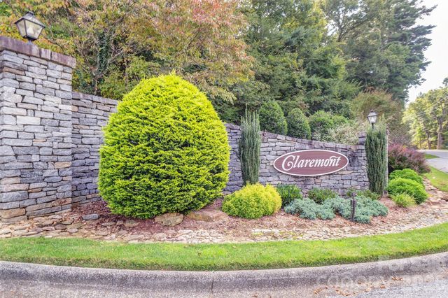 3 Sunningdale Drive, Flat Rock, NC 28731